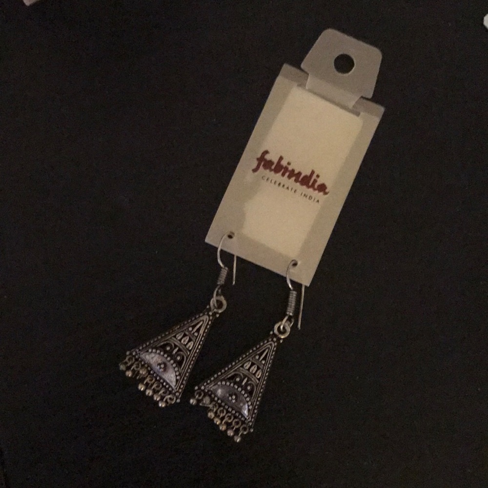 Silver dangling earrings